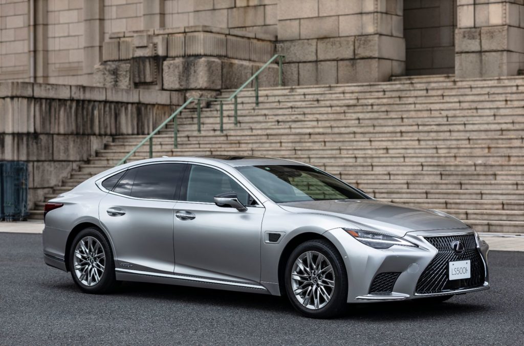 2022 Lexus LS 500h with Lexus Teammate technology.